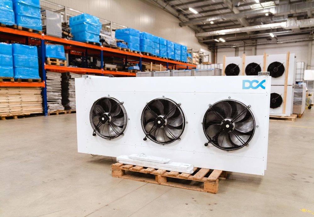 Rack PRO 9 em imersão: 3 tanques, drycooler de 120 kW e fluido (até 24 máquinas) - Image 2